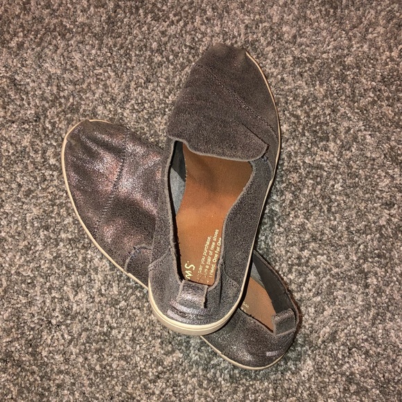 Toms - Picture 2 of 2